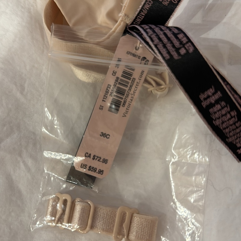 New w tags on Victoria secret bra